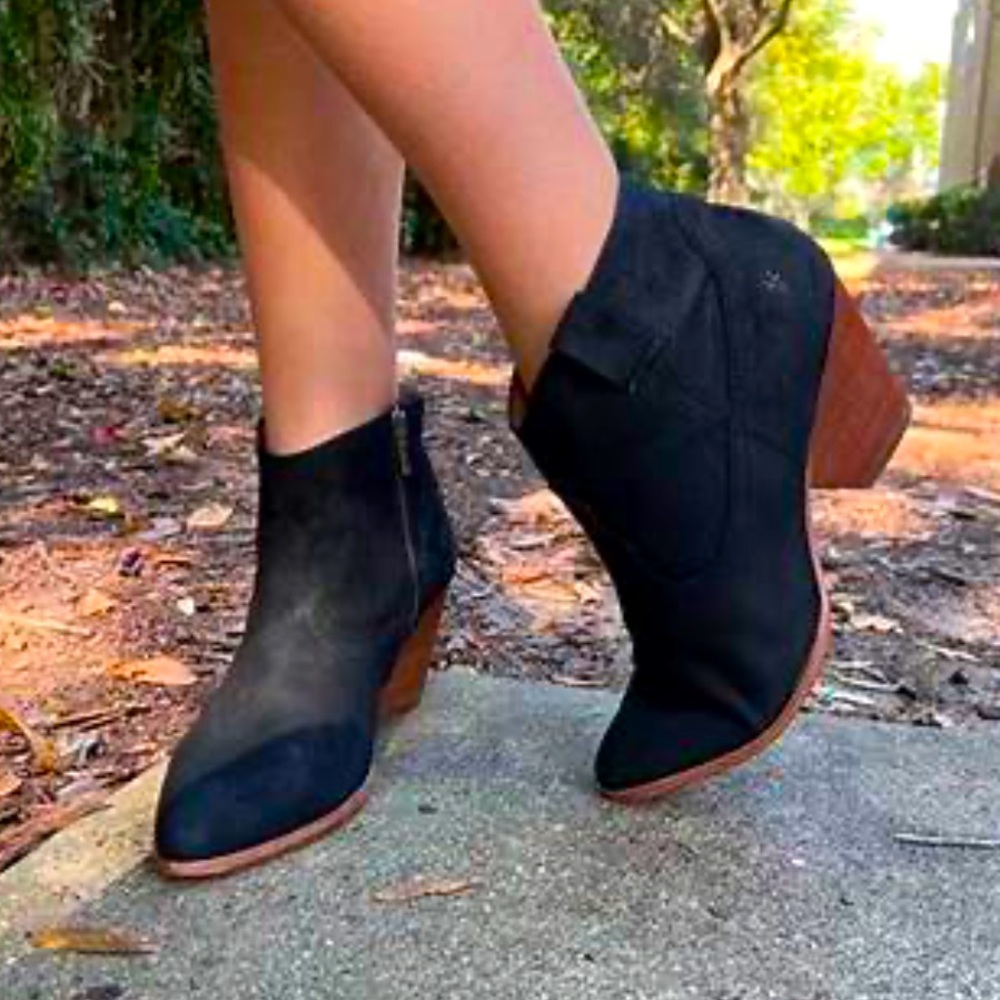 FRYE REINA ANKLE BOOTS